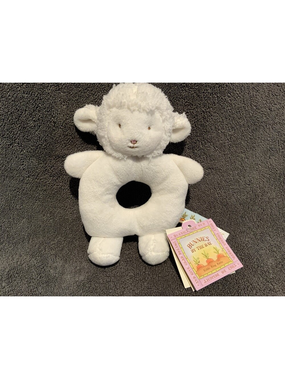 Bunnies by the Bay 2014 Baby Lamb Kiddo Ring Rattle Unisex 6.5”x 6” Toy